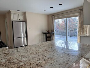 4 Eric Ln in East Brunswick, NJ - Building Photo - Building Photo