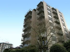 Hawaiian Villa Apartments in Vancouver, BC - Building Photo - Building Photo