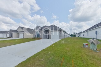 14256 Ruffian Ave in Denham Springs, LA - Building Photo - Building Photo