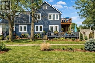 939 Beach Blvd in Hamilton, ON - Building Photo