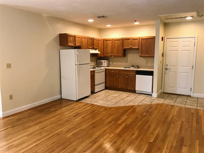 15 Pearl St, Unit 7