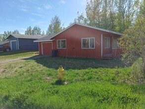 566 N Bailey St in Palmer, AK - Building Photo - Building Photo