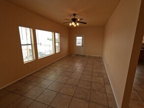 1401 W Brown Rd in Las Cruces, NM - Building Photo - Building Photo