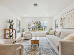 5807 Shoalwood Ave in Austin, TX - Building Photo - Building Photo