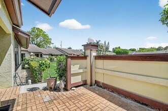 270 Beaver Dam Ct in Royal Palm Beach, FL - Building Photo - Building Photo