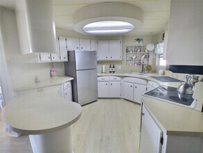 46 E Palm Forest Dr in Largo, FL - Building Photo - Building Photo