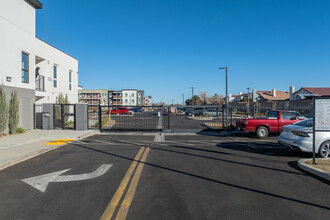 Palmdale Terrace Apartments in Palmdale, CA - Building Photo - Building Photo