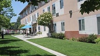 4121 Katella Ave in Los Alamitos, CA - Building Photo - Building Photo