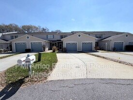 2372 Isle Royal Ct SE in Winter Haven, FL - Building Photo