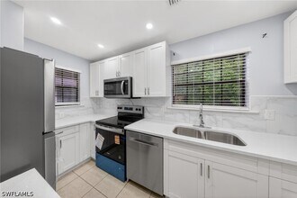 5300 Treetops Dr in Naples, FL - Building Photo - Building Photo