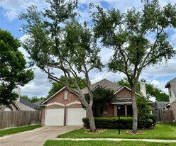 2711 Kimbleton Ct in Houston, TX - Building Photo