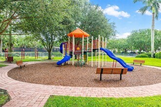 7645 NW 19th Ct in Pembroke Pines, FL - Building Photo - Building Photo