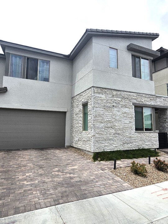 6333 Redstone Hls Dr in Las Vegas, NV - Building Photo