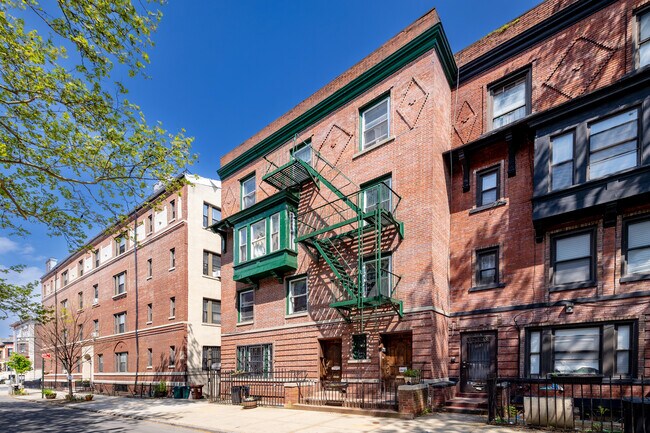 33 Hampton Pl in Brooklyn, NY - Building Photo - Building Photo