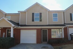 322 Tara Commons Cir in Loganville, GA - Building Photo