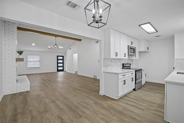 3522 Shady Valley Dr in Pantego, TX - Building Photo