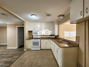 1013 14th Ave N in Texas City, TX - Building Photo - Building Photo