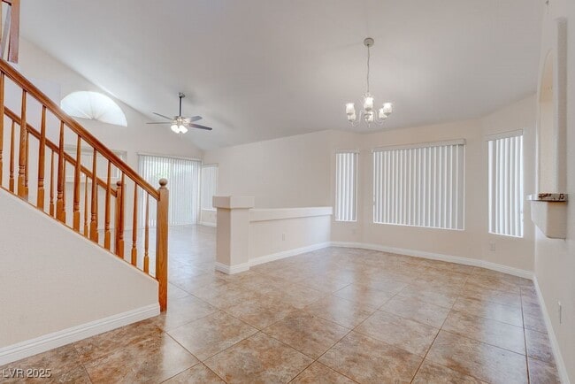 8753 Country View Ave in Las Vegas, NV - Foto de edificio - Building Photo