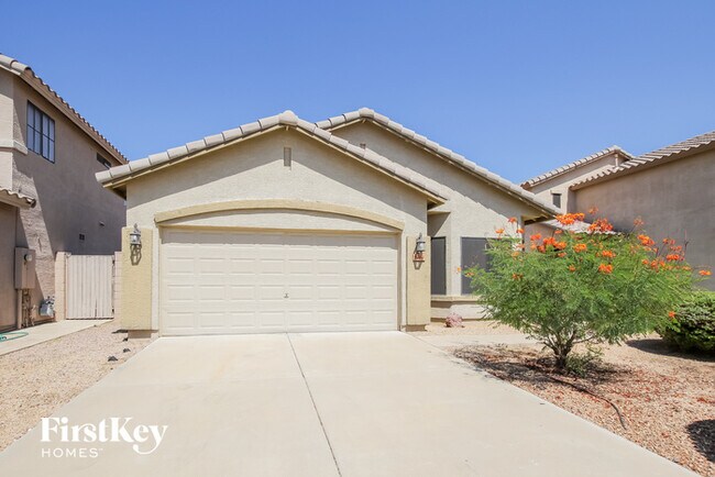 8764 W Laurel Ln in Peoria, AZ - Foto de edificio - Building Photo