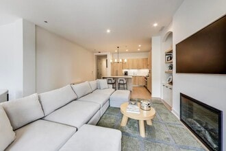 323 S Racine Ave in Chicago, IL - Building Photo - Building Photo