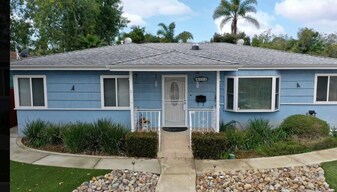 5354-5356 E Falls View Dr in San Diego, CA - Building Photo