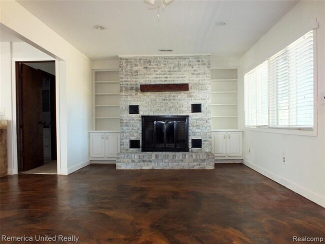 23861 Longacre St in Farmington, MI - Building Photo - Building Photo