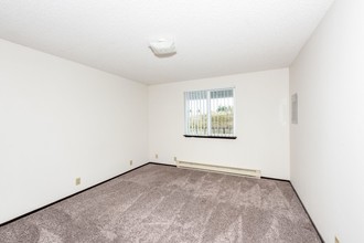 Large One Bedroom Close to Vancouver Mall in Vancouver, WA - Building Photo - Building Photo