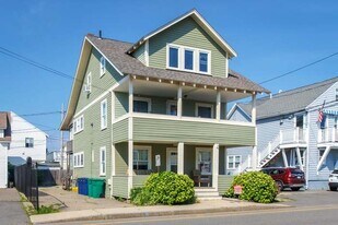 18 Highland Ave, Unit 18 Highland Avenue-Unit 2 in Hampton, NH - Building Photo