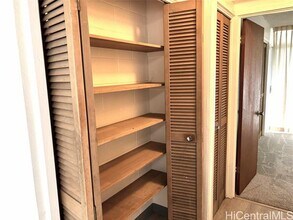 1521 Halekula Way in Honolulu, HI - Building Photo - Building Photo