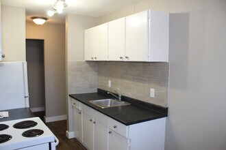 McCam 1 Apartments in Edmonton, AB - Building Photo - Building Photo