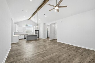 200 Waikakaaua Dr in Bastrop, TX - Building Photo - Building Photo