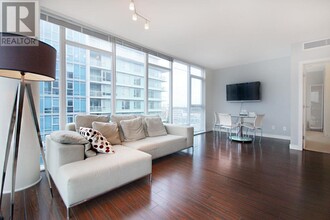 5900-5900 Alderbridge Wy in Richmond, BC - Building Photo - Building Photo