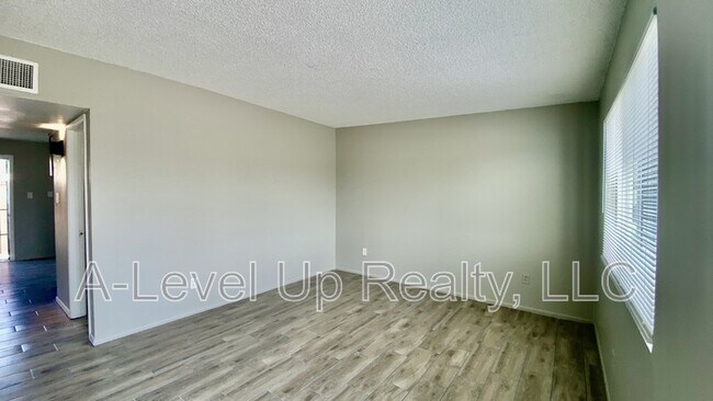 5745 S Southland Blvd in Tucson, AZ - Building Photo - Building Photo