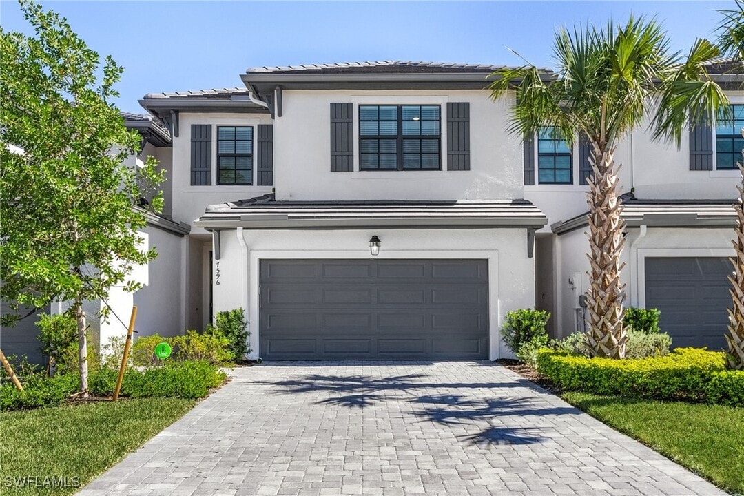 7596 Morgan Way in Naples, FL - Building Photo