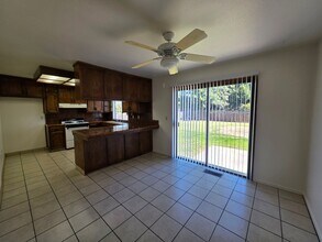 2244 S Divisadero St in Visalia, CA - Building Photo - Building Photo