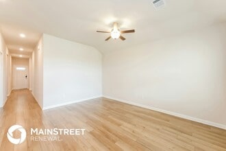 1021 Round Bale Rd in Hutto, TX - Foto de edificio - Building Photo