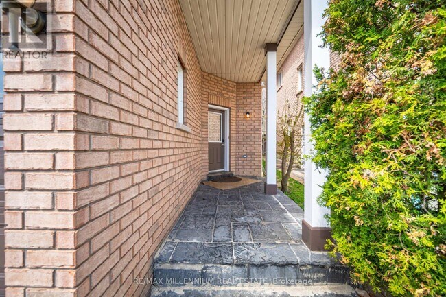 961-961 Knotty Pine Grove in Mississauga, ON - Building Photo - Building Photo