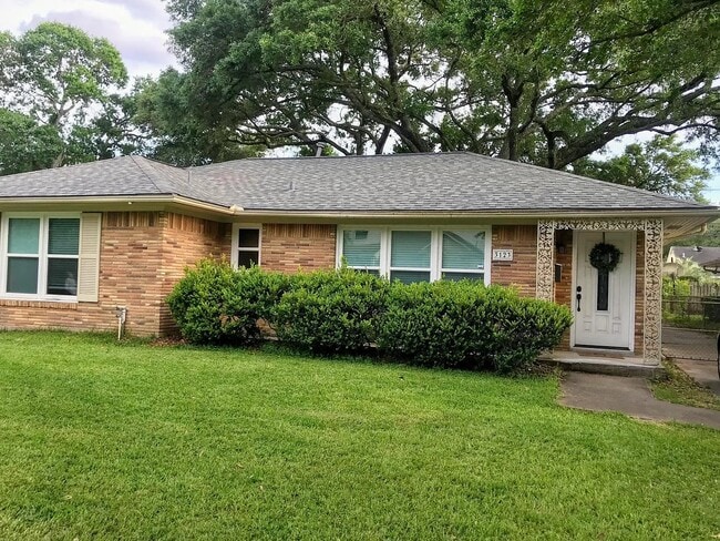 property at 3123 Conway St