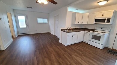 244 E Woodland Ln in Mount Zion, IL - Building Photo - Building Photo