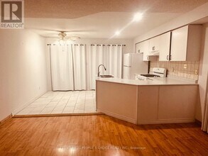 48 Yellow Brick Rd in Brampton, ON - Building Photo - Building Photo