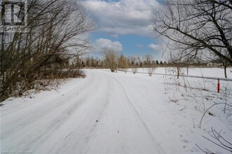 720 Fiddlers Green Rd in Ancaster, ON - Building Photo - Building Photo