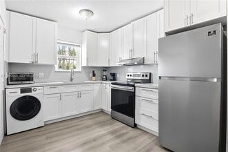 3318 NW 19th Ave in Miami, FL - Building Photo - Building Photo