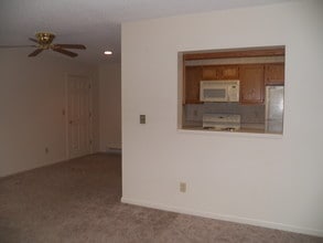 MAC Apartments in Charleston, IL - Foto de edificio - Building Photo