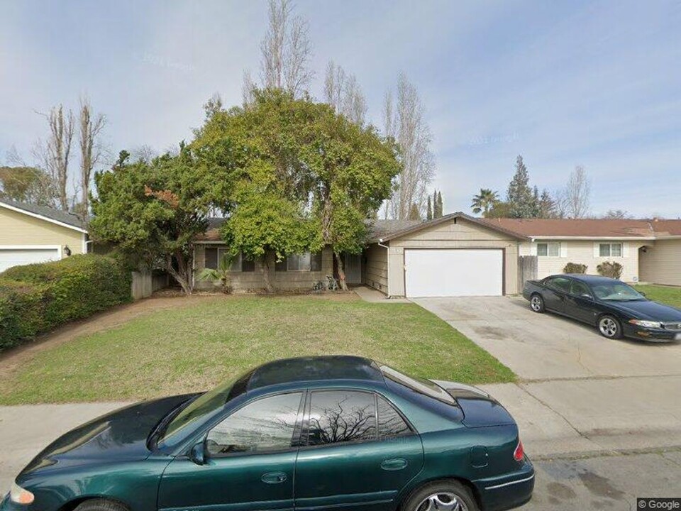 6861 Cherrywood Cir in Sacramento, CA - Foto de edificio