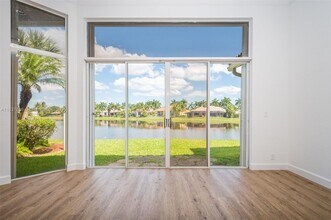 2664 Edgewater Dr in Weston, FL - Building Photo - Building Photo