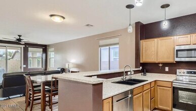 17331 W Jefferson St in Goodyear, AZ - Building Photo - Building Photo