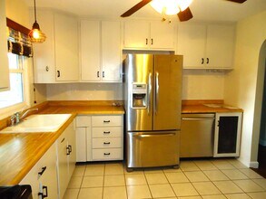 680 White Pine Rd in Buffalo Grove, IL - Building Photo - Building Photo