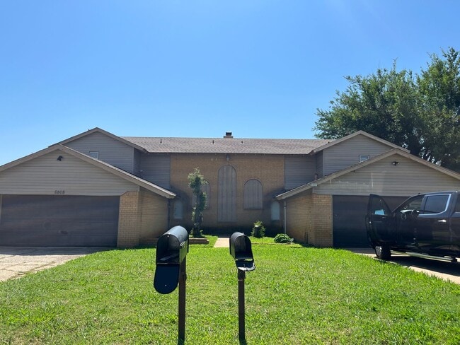 6810 Lancer Ln in Oklahoma City, OK - Building Photo - Building Photo