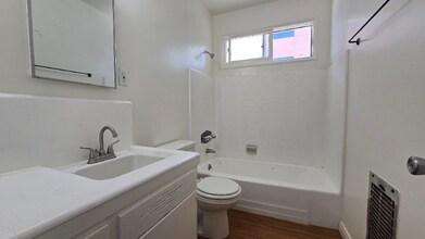 4706 Vantage Ave in Los Angeles, CA - Building Photo - Building Photo