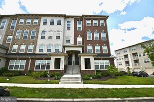 5555 Lanteen St, Unit 5555 Lanteen St in Lanham, MD - Building Photo